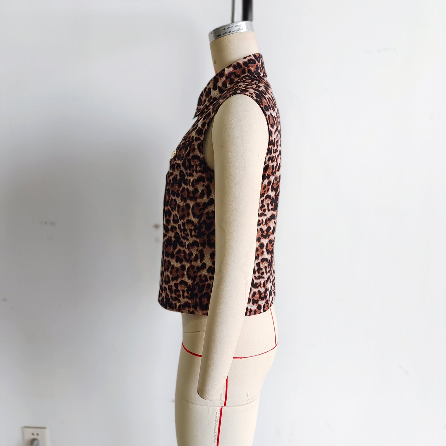 Spring round Neck Single Breasted Leopard Print Vest Vest Top Women