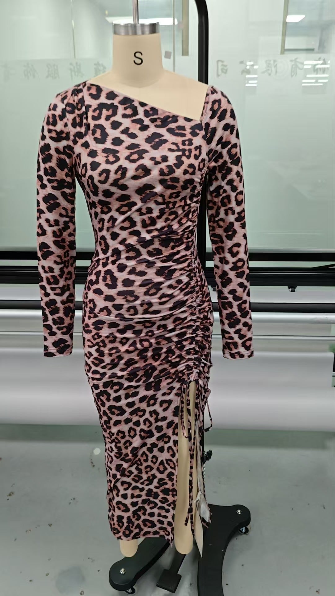 Leopard Print Dress Autumn Winter Sexy Slim Hip Sexy Long Sleeve Inner Wear Office