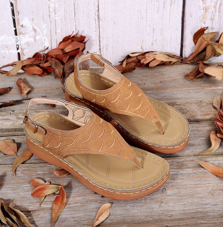 Southeast Asian Buckle Platform Sandals Women Retro Roman Flip Toe Embroidered Beach Slippers