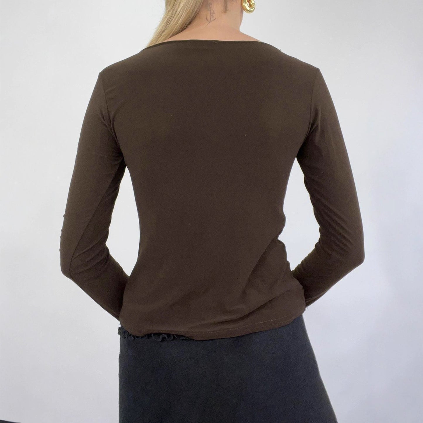 Retro Solid Color V neck Design Long Sleeve T shirt Women Irregular Asymmetric Pleated Slim Fit Slimming Top