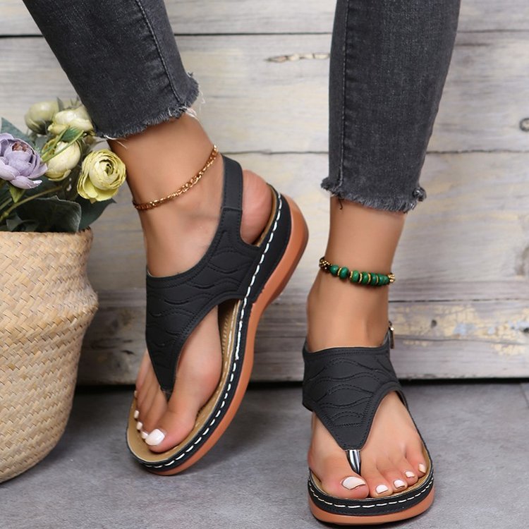 Southeast Asian Buckle Platform Sandals Women Retro Roman Flip Toe Embroidered Beach Slippers