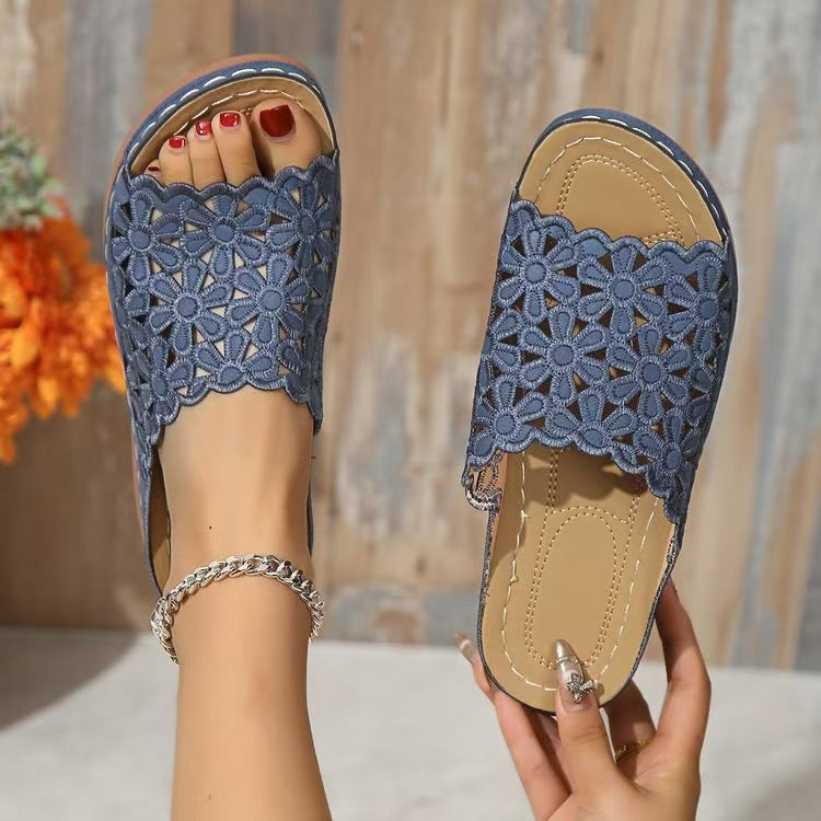 Simple Floral Cutout Platform Slippers Women Outer Wear Wedge Lightweight Beach Slippers