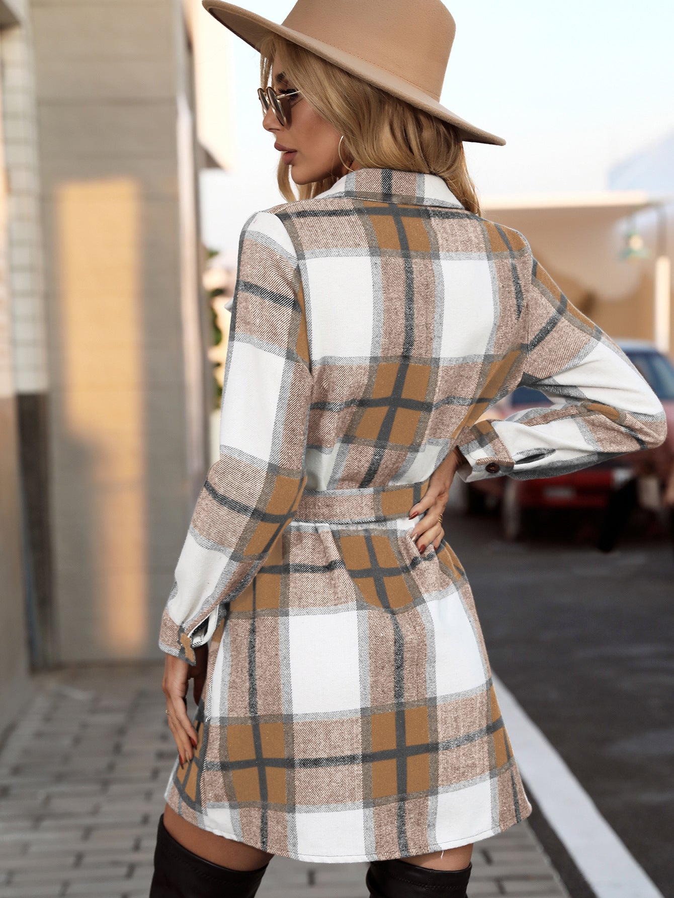 Popular Women Spring Autumn Winter Elegant Striped Plaid Fashionable Long-Sleeved Women Clothing