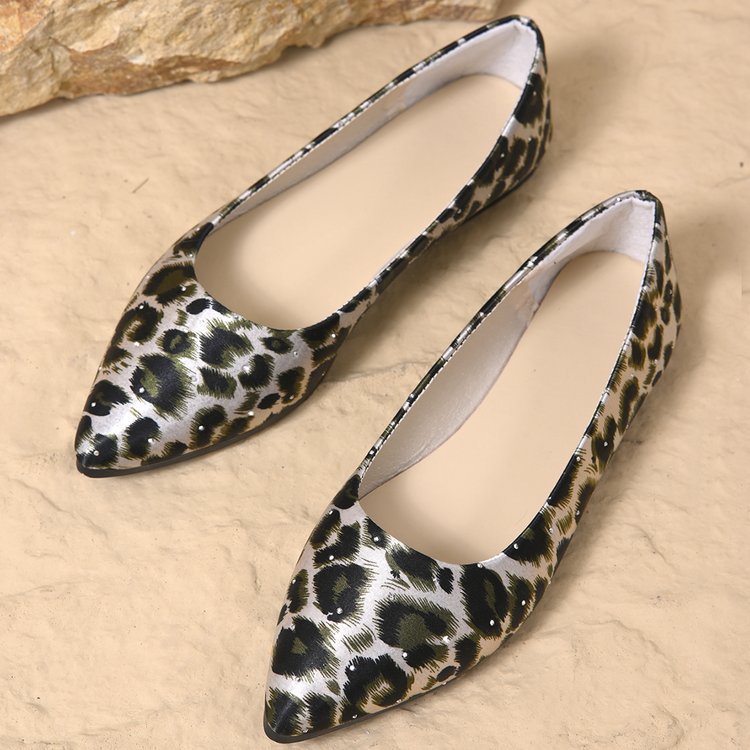 Leopard Print Shallow Mouth Flat Pumps Women Four Seasons All Matching Pointed Toe Rhinestone Lazy Work Shoes