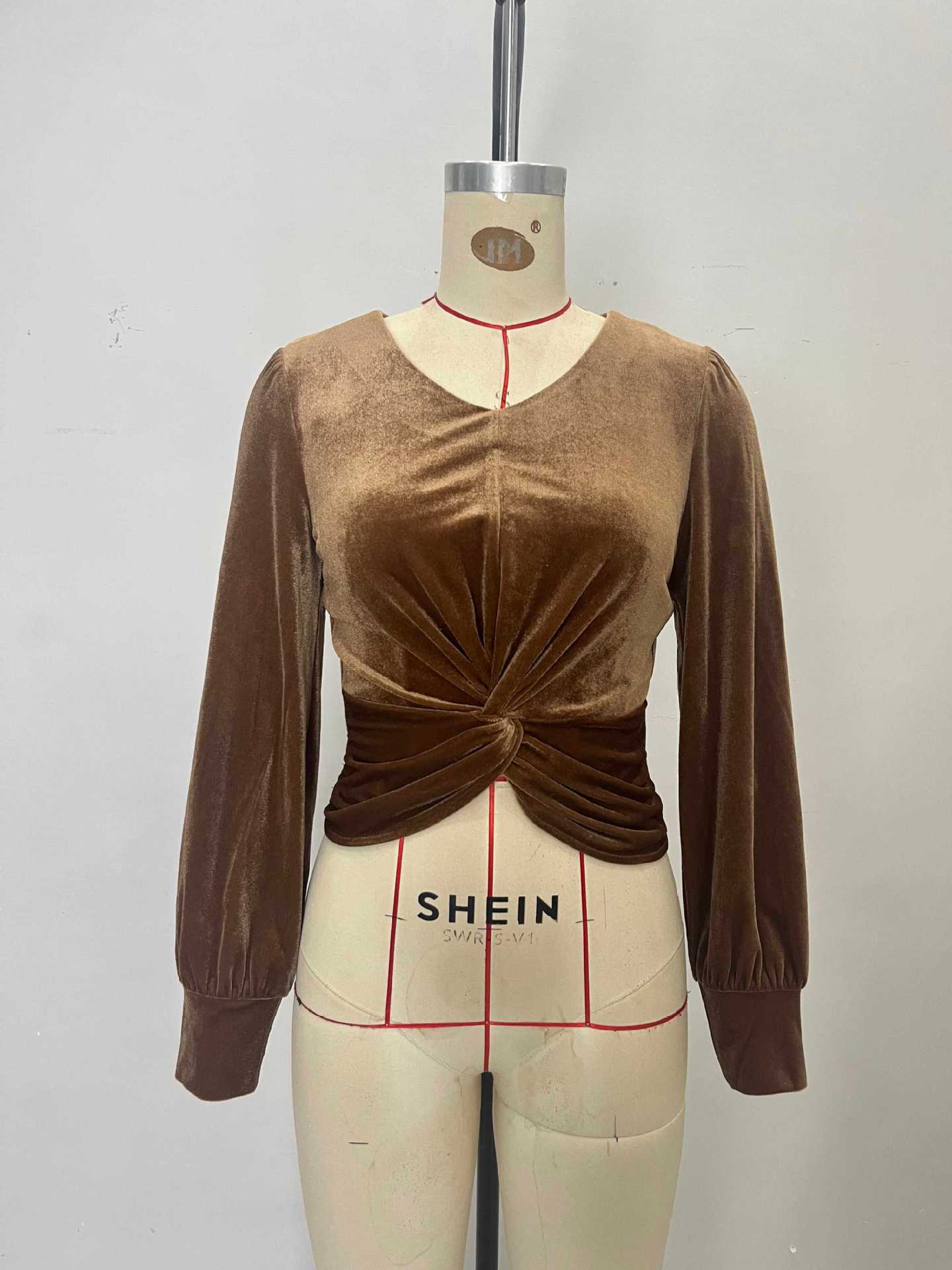 Autumn High Grade Velvet French Chic Waist Twist Design Tight Waist Long Sleeved Shirt Top