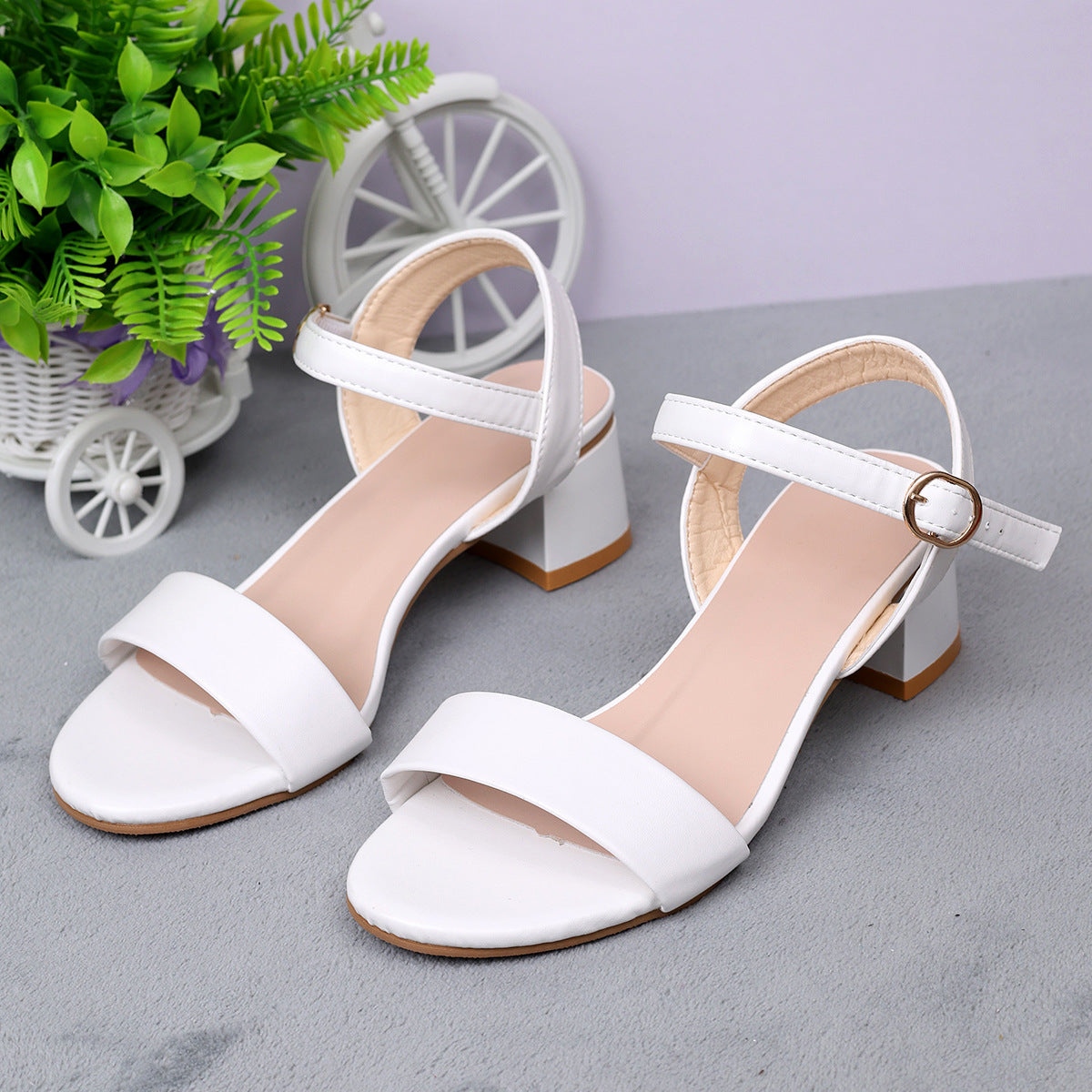 Hollow Out Cutout Chunky Heel Sandals Women round Toe Buckle Mid Heel Slippers Supply