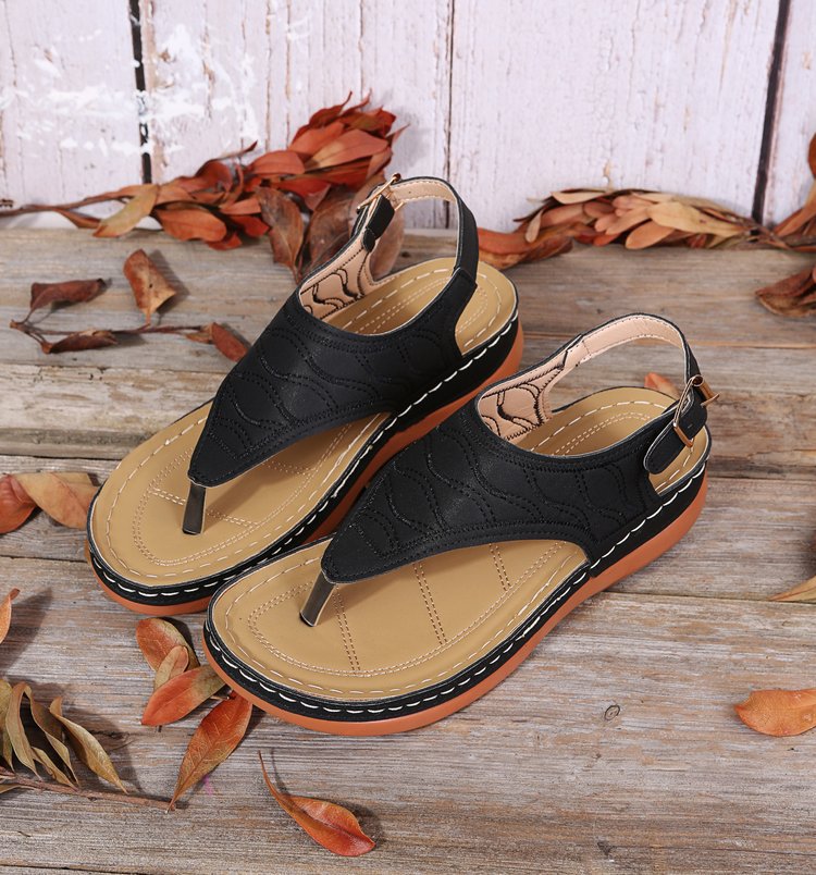 Southeast Asian Buckle Platform Sandals Women Retro Roman Flip Toe Embroidered Beach Slippers