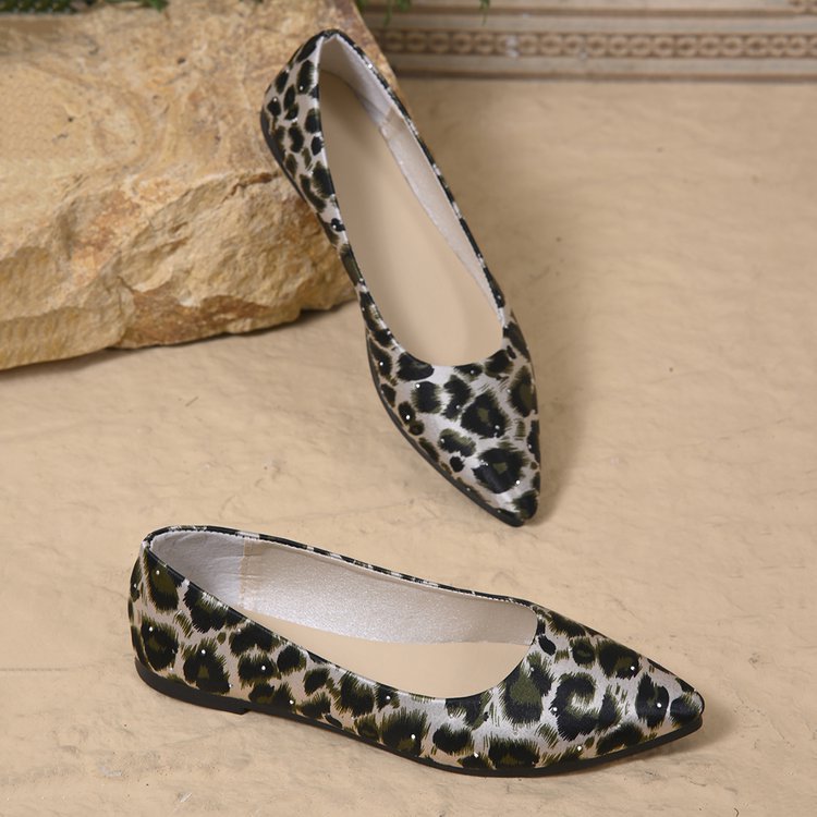 Leopard Print Shallow Mouth Flat Pumps Women Four Seasons All Matching Pointed Toe Rhinestone Lazy Work Shoes