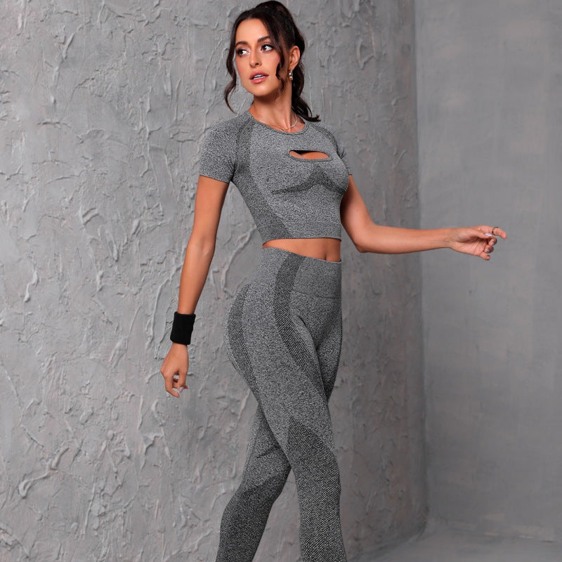 Seamless Knitted Sports Yoga Suit Moisture Wicking Quick Drying Breathable Slim Fit Fitness Yoga Clothes