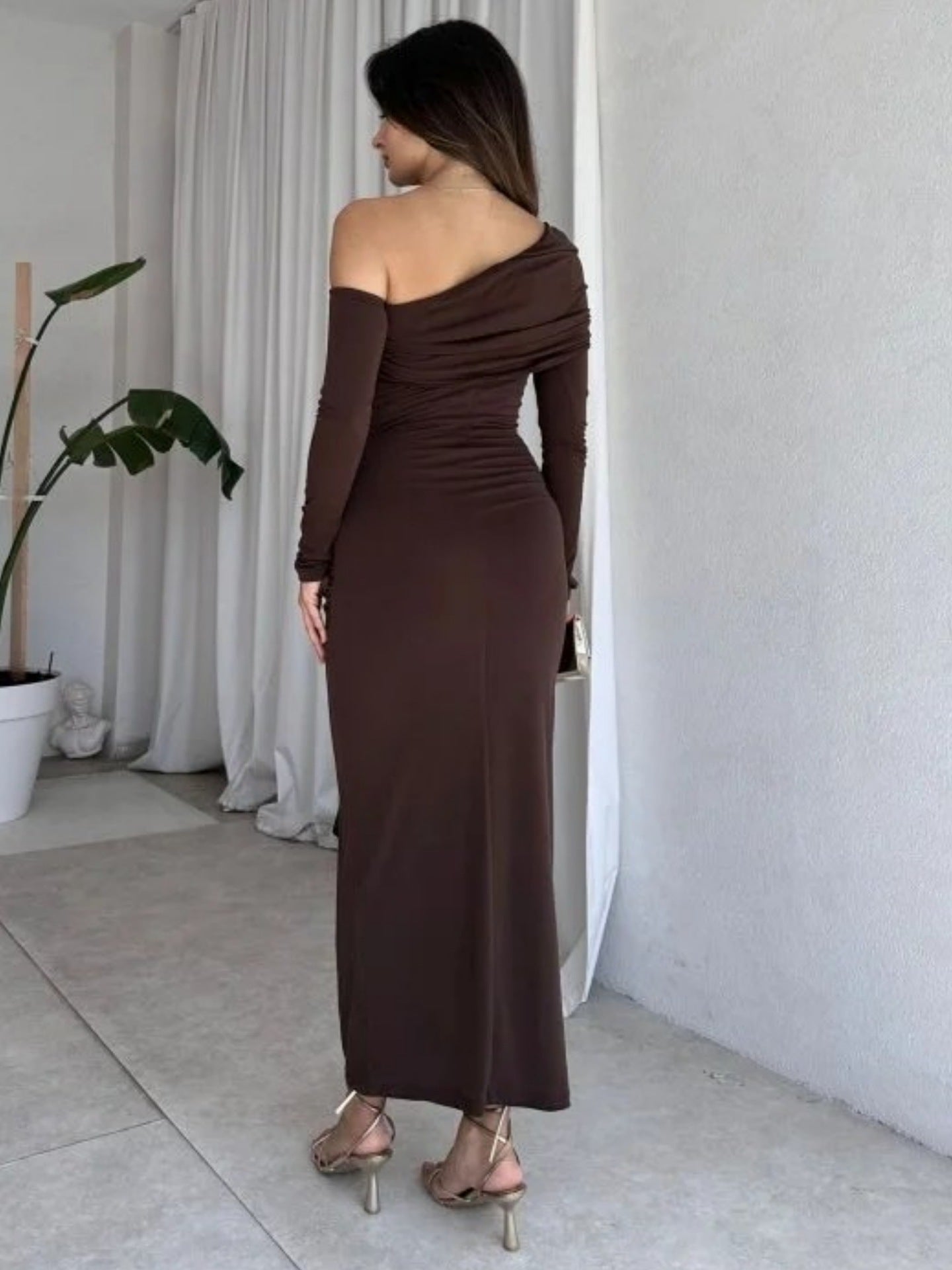 Autumn Elegant Women Single Shoulder Solid Color Long Sleeve Slim Fit Sexy Sheath Pleated Dress