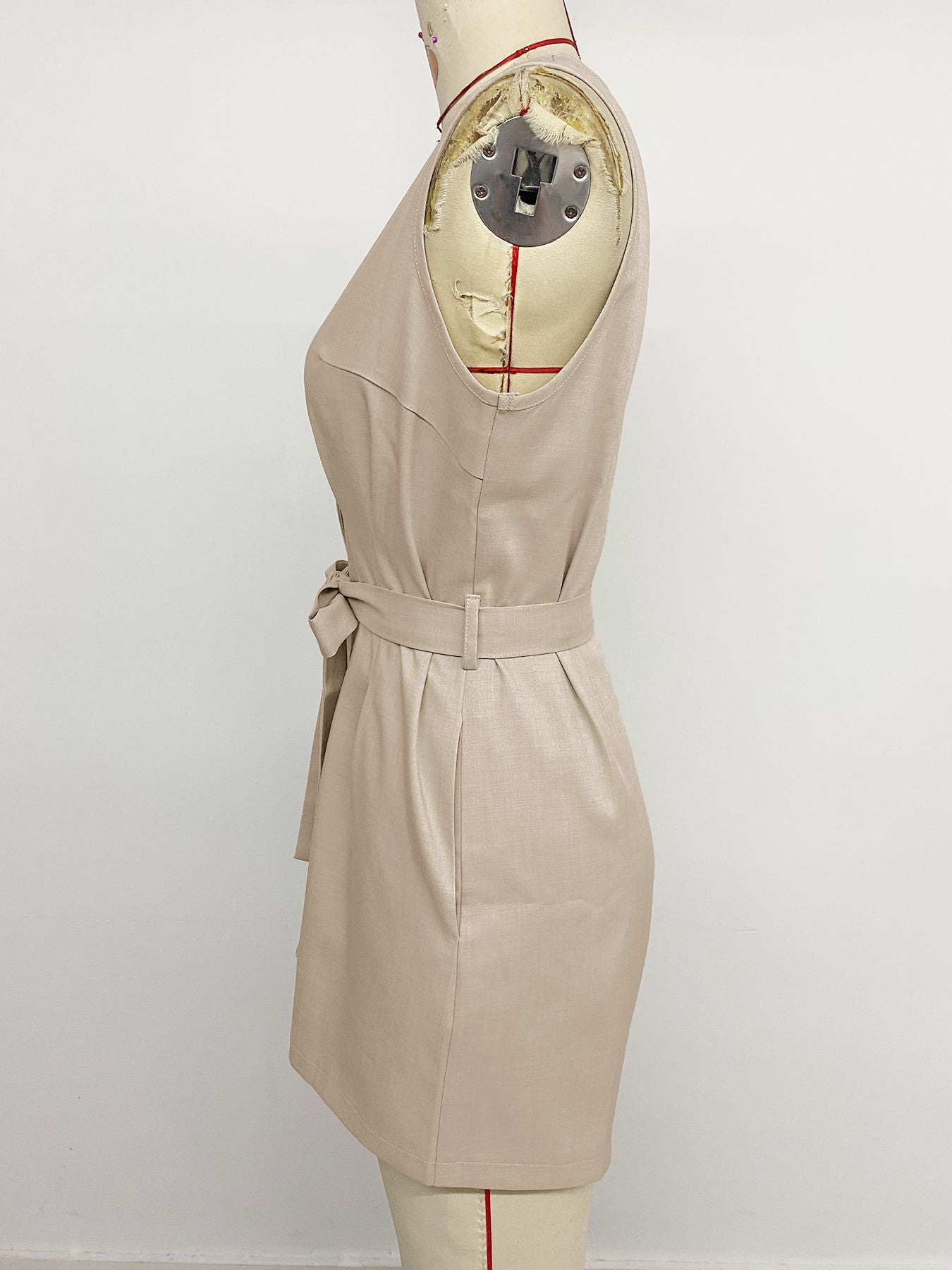 Casual Vacation Sleeveless Solid Color V neck Fitted Waist Jumpsuit