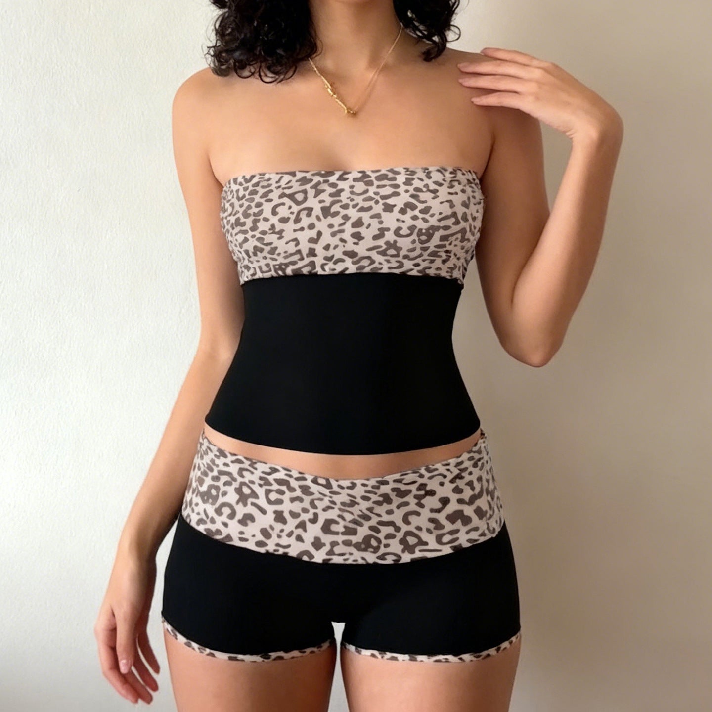 Sexy Women Wear Leopard Splicing Casual Tube Top Shorts Set Slimming Top Hip Boxer Shorts Two Piece Set