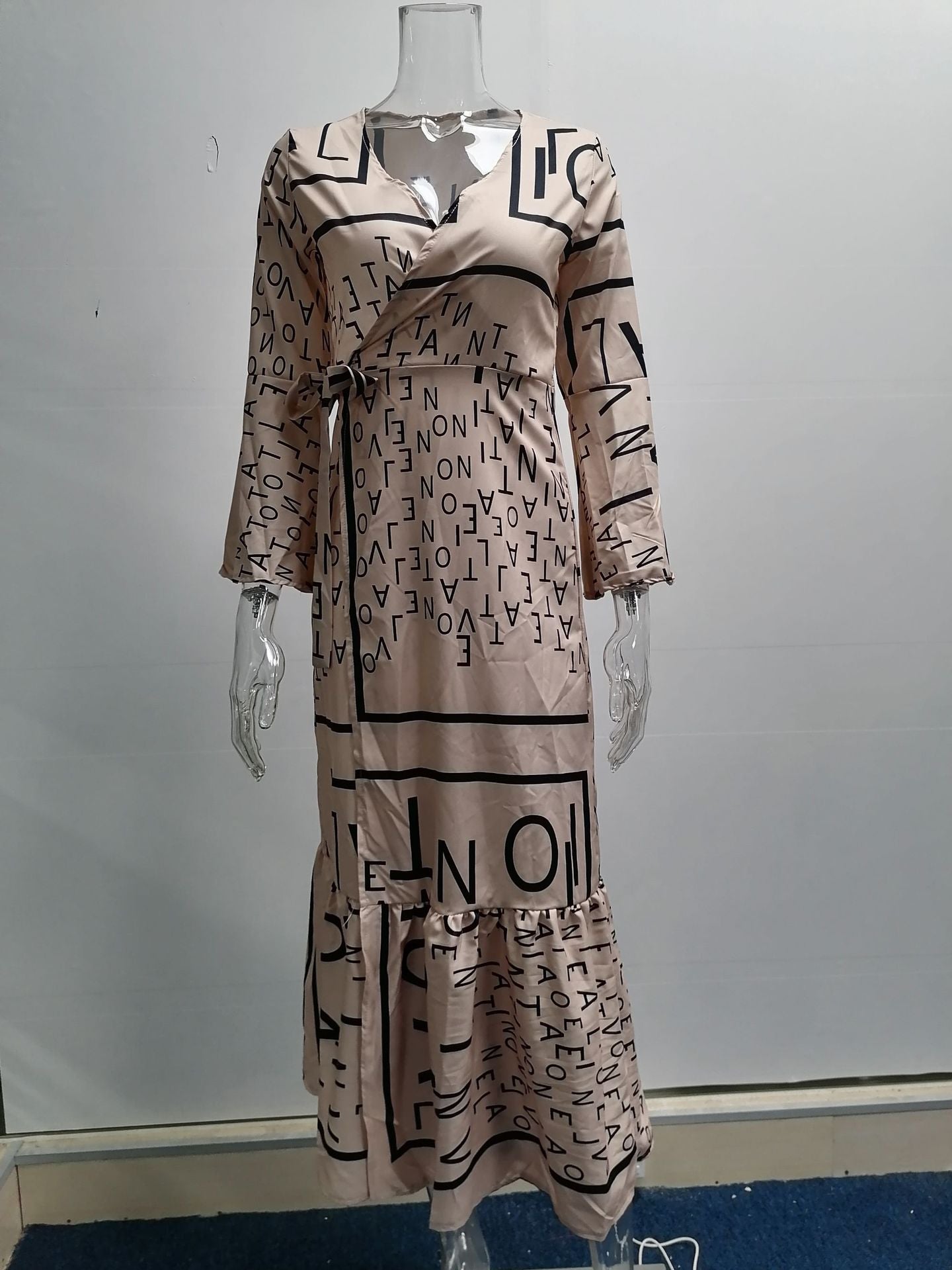 Autumn Winter Long Sleeve Tied V-neck Printed Dress Women Clothing Plus Size