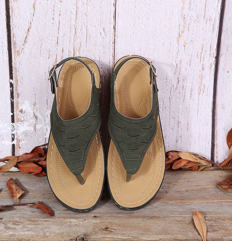 Southeast Asian Buckle Platform Sandals Women Retro Roman Flip Toe Embroidered Beach Slippers