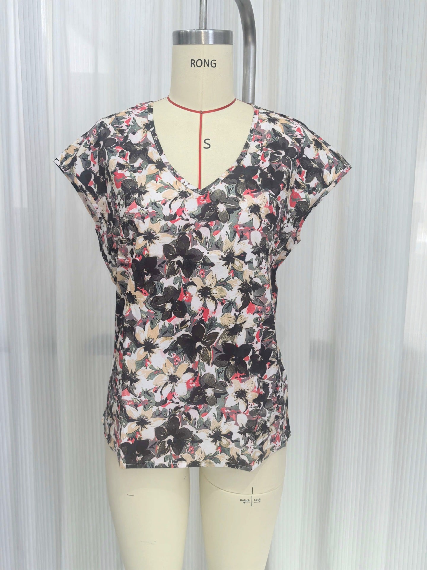 Women Clothing Elegant Women T shirt Short Sleeved Shirt V neck Tropical Printing Top